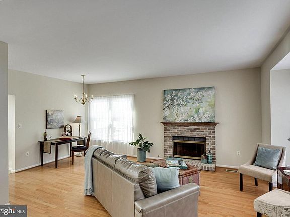 4th image of 5511 Village Center Dr