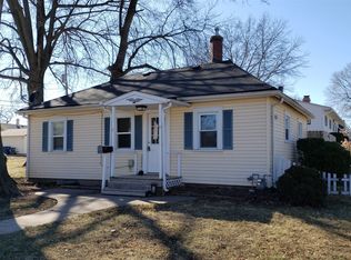 1861 Bellevue Ave, Bettendorf, IA 52722