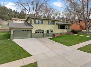 1702 Cruz Dr, Rapid City, SD 57702