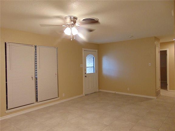 2nd image of 4013 Dublin Dr