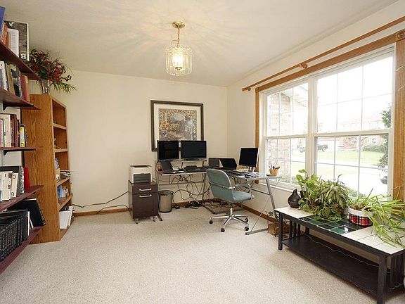 3rd image of 6355 Holloway Dr