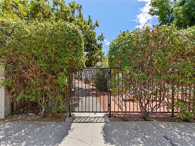 14618 Moorpark St #D — Photo 12