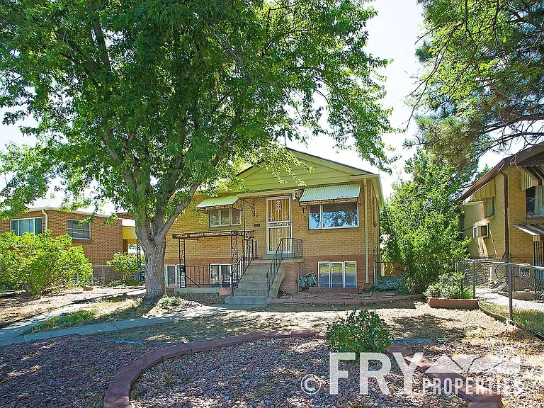 2145 Ames St — Photo 3