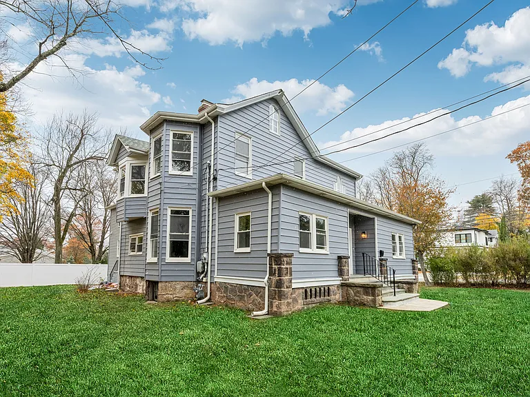 684 Closter Dock Rd — Photo 34