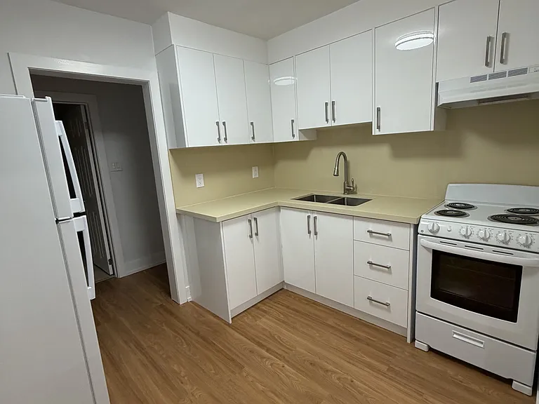 3877 Bathurst St #1 — Photo 3