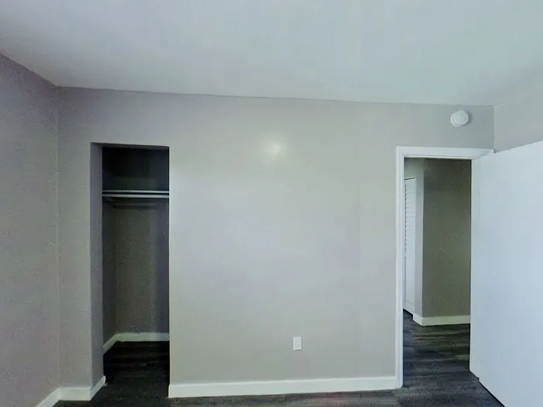 Centrally Located Gated Property Just Outside of Downtown Miami — Photo 30