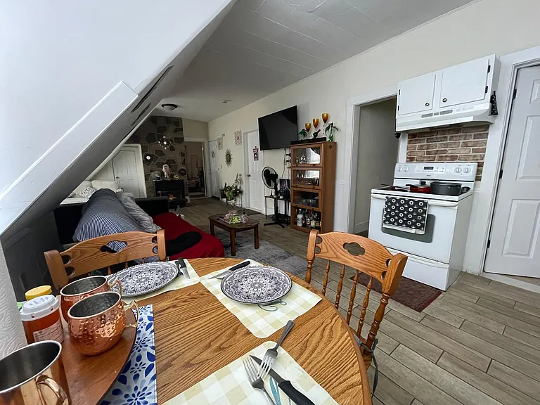 35 Fox St #3 — Photo 6