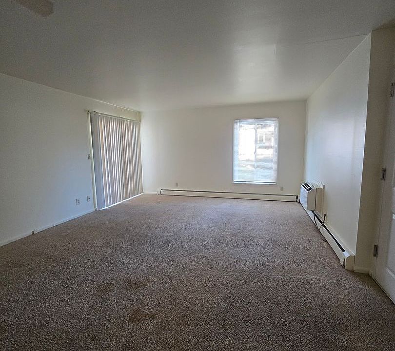1st image of 444 Gramercy Dr #364-01