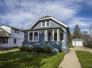 673 S Oak Park Ct, Milwaukee, WI 53214