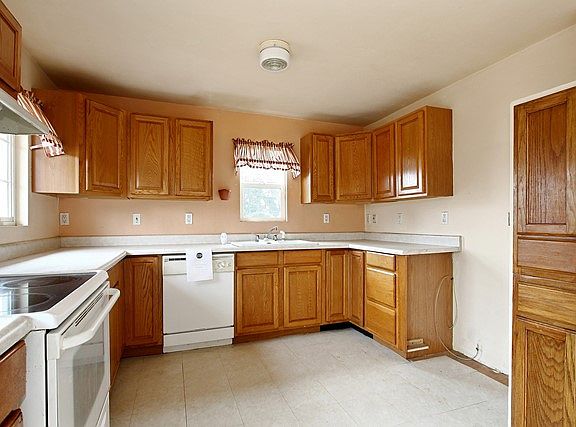 2nd image of 1322 S 88th St
