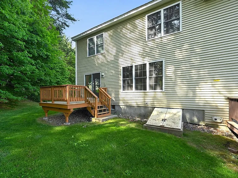 6 Whitman Ln — Photo 26