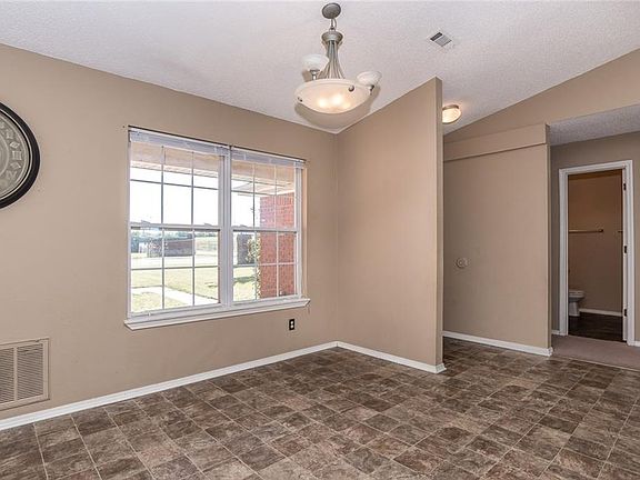 4th image of 1678 Hefton St
