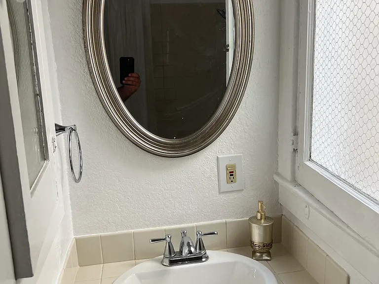 121 S Avenue 58 #123-1/2 — Photo 9
