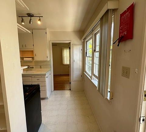 5th image of 1535 Harvard St #C