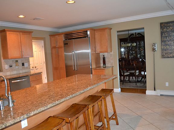 Chef's Eat-In Kitchen