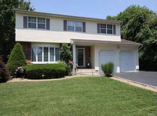 87 Old Country Rd, Melville, NY 11747