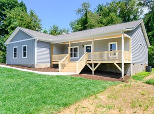 27 W Chapel Rd, Asheville, NC 28803