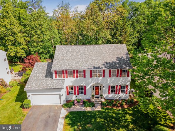 17209 Pickwick Dr, Purcellville, VA 20132