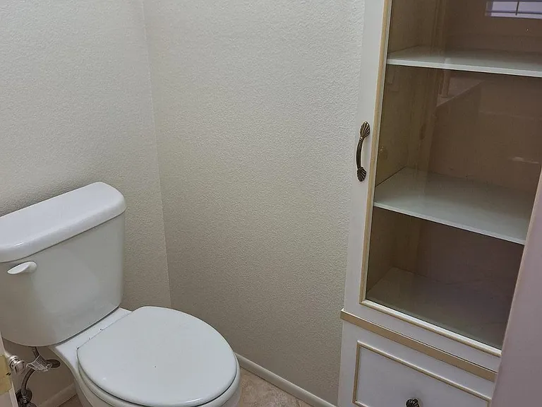 4333 E Hartford Ave — Photo 11