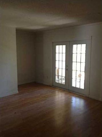 2nd image of 25 Wright Parkway B