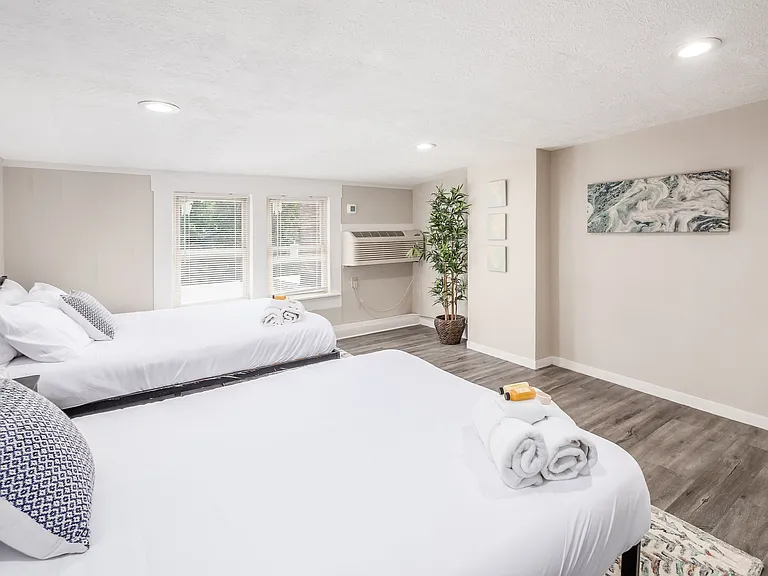 605 Oak St — Photo 33