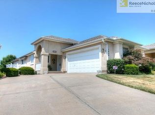 7908 N Locust St, Gladstone, MO 64118