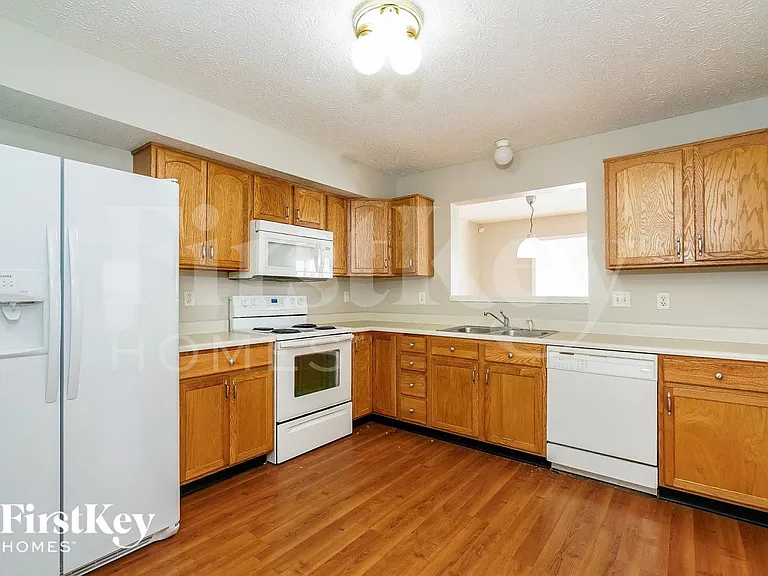10741 Newgate Ln — Photo 6