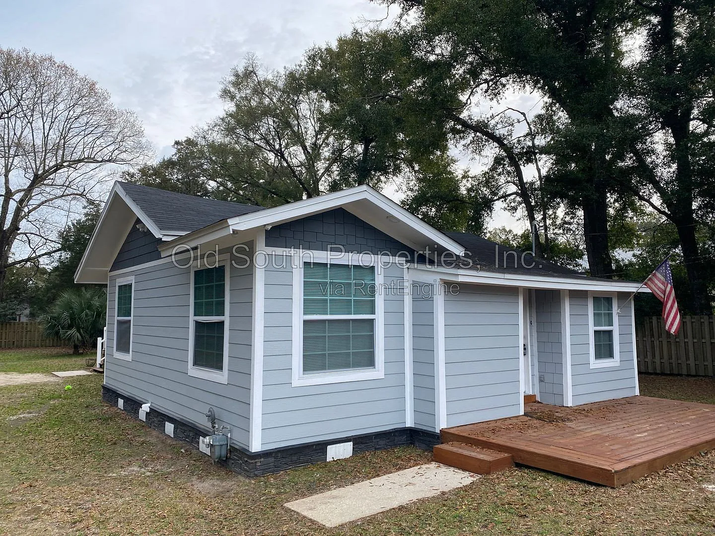 3 bed, 2.0 bath, 1406 sqft, $1,550 — Photo 1