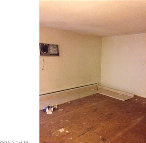 2nd image of 112 Burgundy Hill Ln