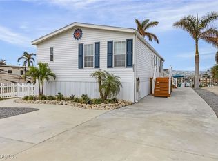 2853 York Rd, Saint James City, FL 33956