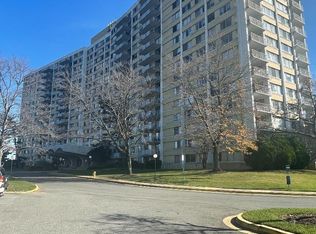 301 N Beauregard St APT 805, Alexandria, VA 22312