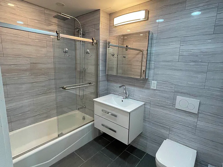 25-10 38th Ave #3C — Photo 4