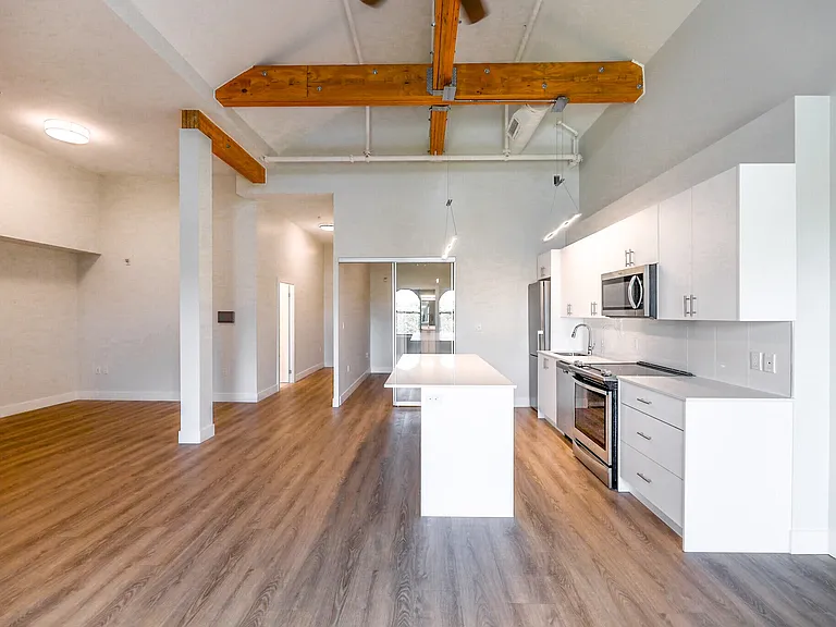 475 George St N — Photo 8