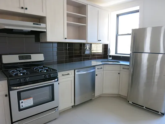 Rented by MNS | media 12