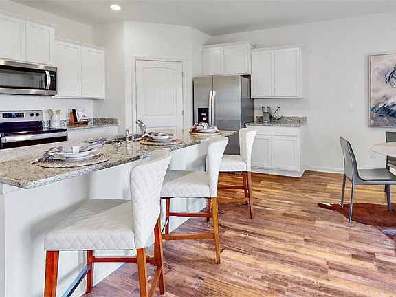 5th image of 9417 Parkway Gardens Loop