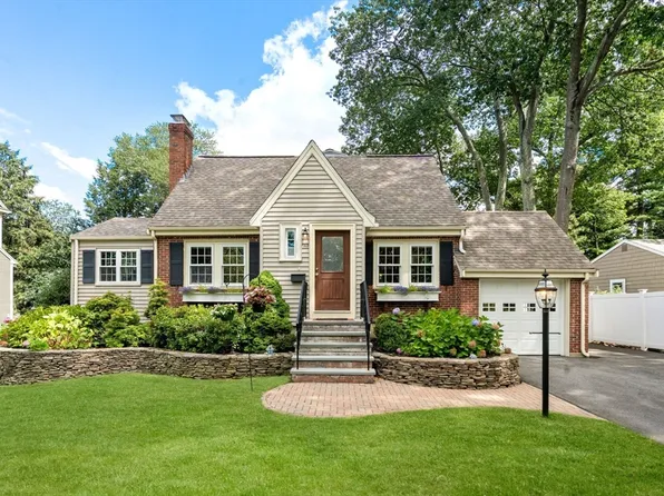 140 Grant St, Needham, MA 02492