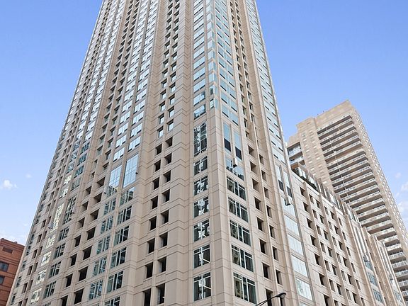 3rd image of 33 W Ontario St #25B