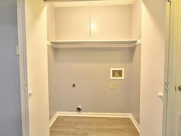 910 Brett Dr — Photo 7