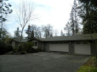 1221 NW B St, Grants Pass, OR 97526