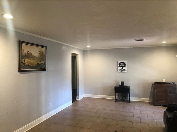 4th image of 802 Idlewood Dr