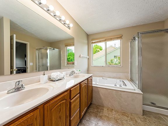 2nd image of 2211 Ben Brush Pl