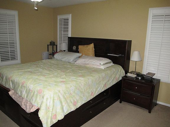MASTER BED ROOM