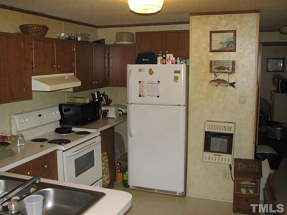 4th image of 107 N Point Dr