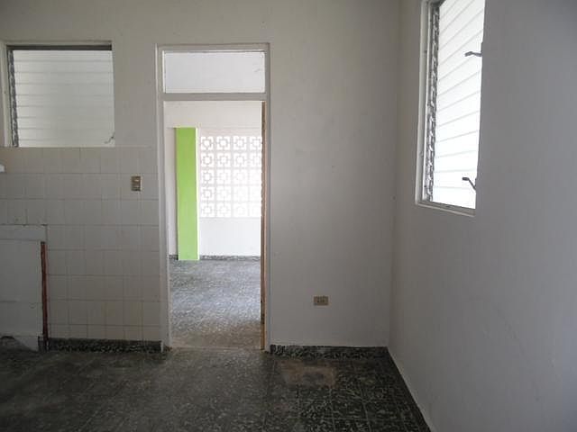 2nd image of HV21 Calle 246