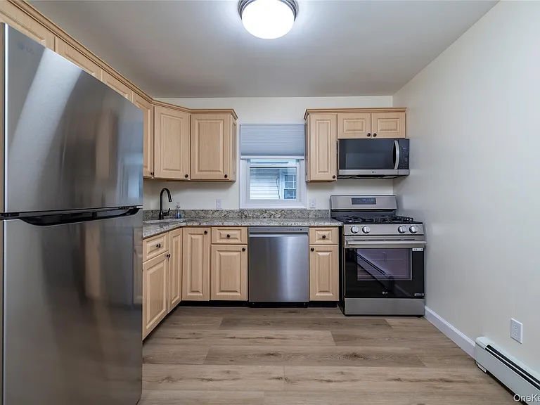 542 E Pine St #UPPER — Photo 6