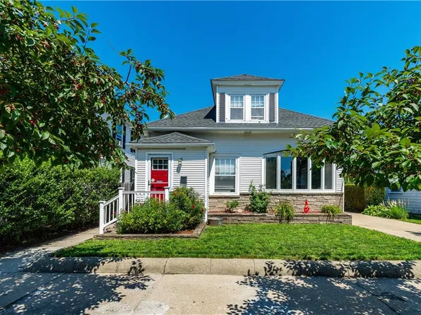 11 Metropolitan Rd, Providence, RI 02908