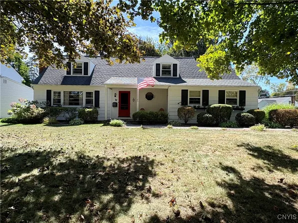 311 Hampshire Dr, Syracuse, NY 13214