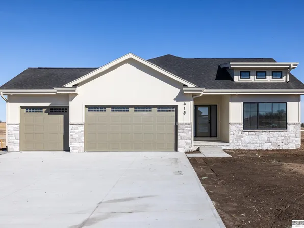 418 Karloff Cir, Yutan, NE 68073