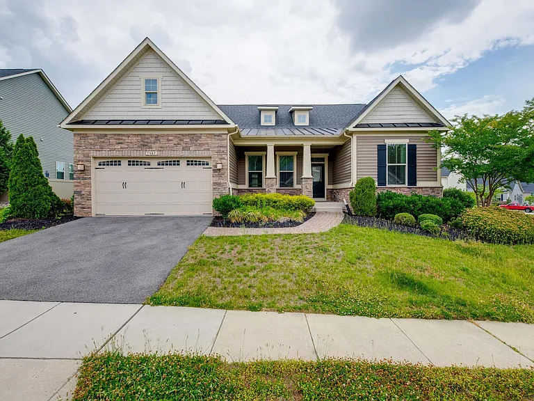 7567 Arundel Woods Dr — Photo 2