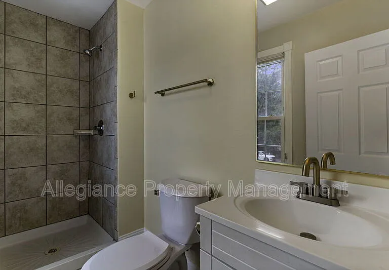 1506 B Mount Vernon Ave — Photo 12